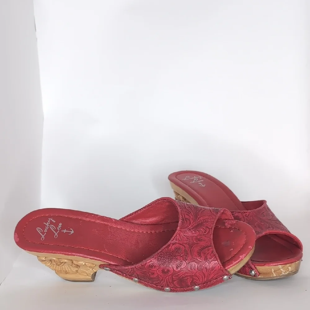 Lucky Brand Red Floral Tooled Leather Slip-On Clogs with Carved Wood Heel - Picture 6 of 11